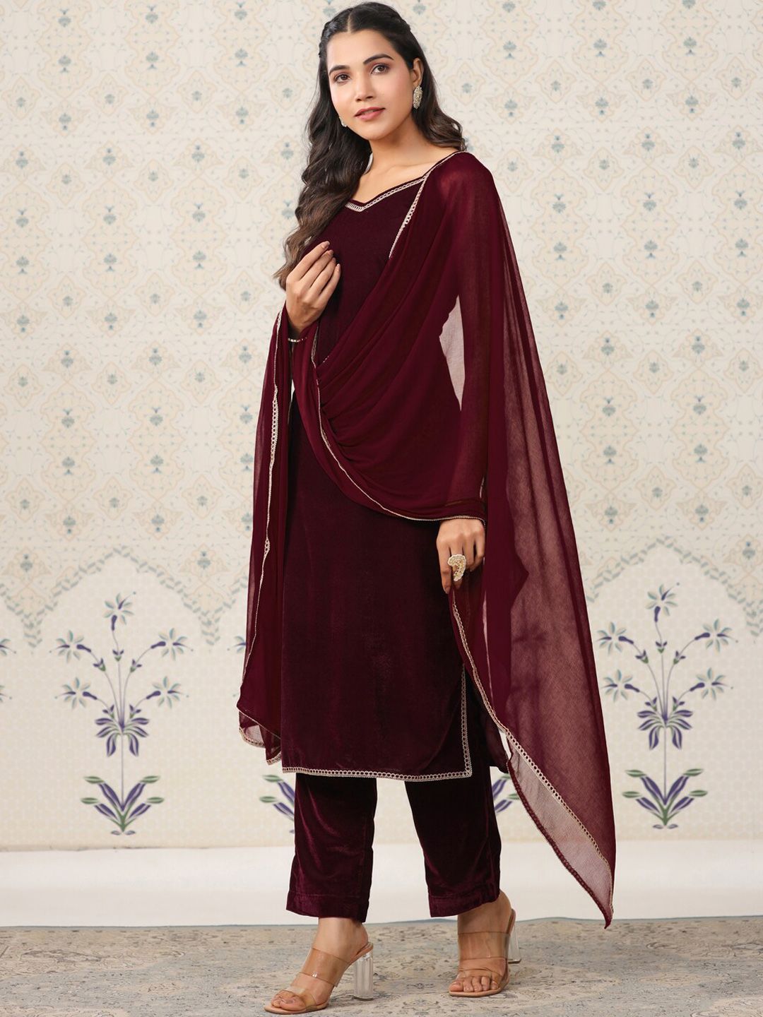 Dhiyona OD  Velvet Straight Kurta & Trousers With Dupatta