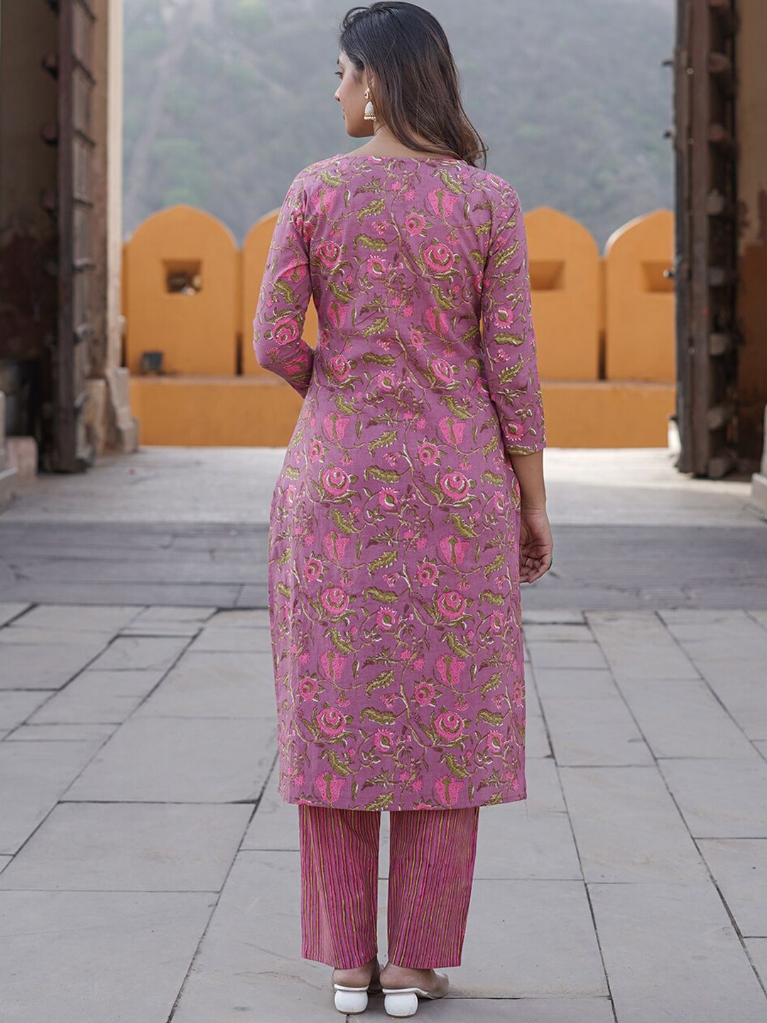 Dhiyona KL Floral Printed Pure Cotton Kurta with Trousers & With Dupatta