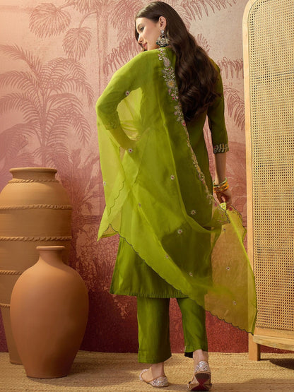 Embroidered Round Neck Kurta & Trousers Kurta Set