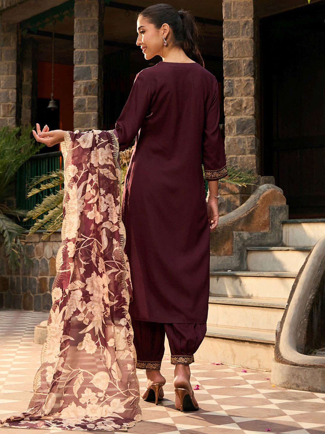 V Neck Ethnic Motifs Embroidered Regular Thread Work Kurta Set