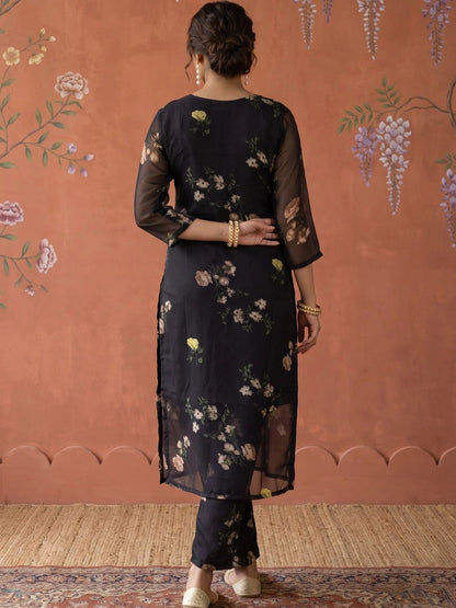 Women Floral Printed Regular Kurta with Trousers & With Dupatta