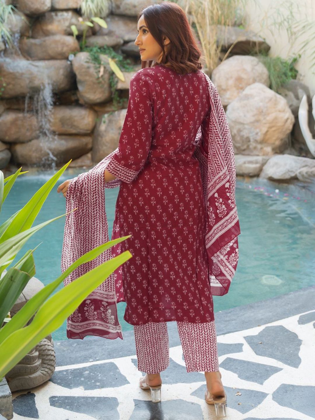 Dhiyona KL Women Paisley Printed Regular Mirror Work Pure Cotton Kurta with Trousers & Dupatta