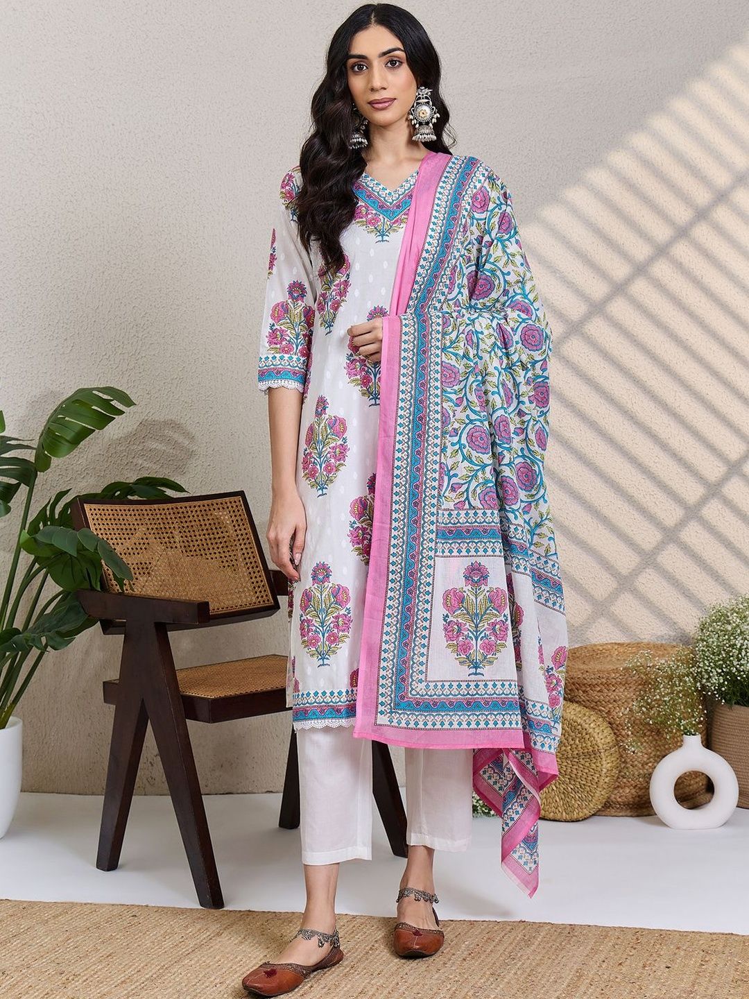 Dhiyona IE Women Floral Printed Regular Pure Cotton Kurta with Trousers & With Dupatta