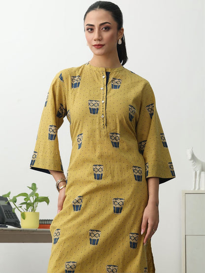 Women Ethnic Motifs Printed Regular Cotton Blend Kurta with Trousers