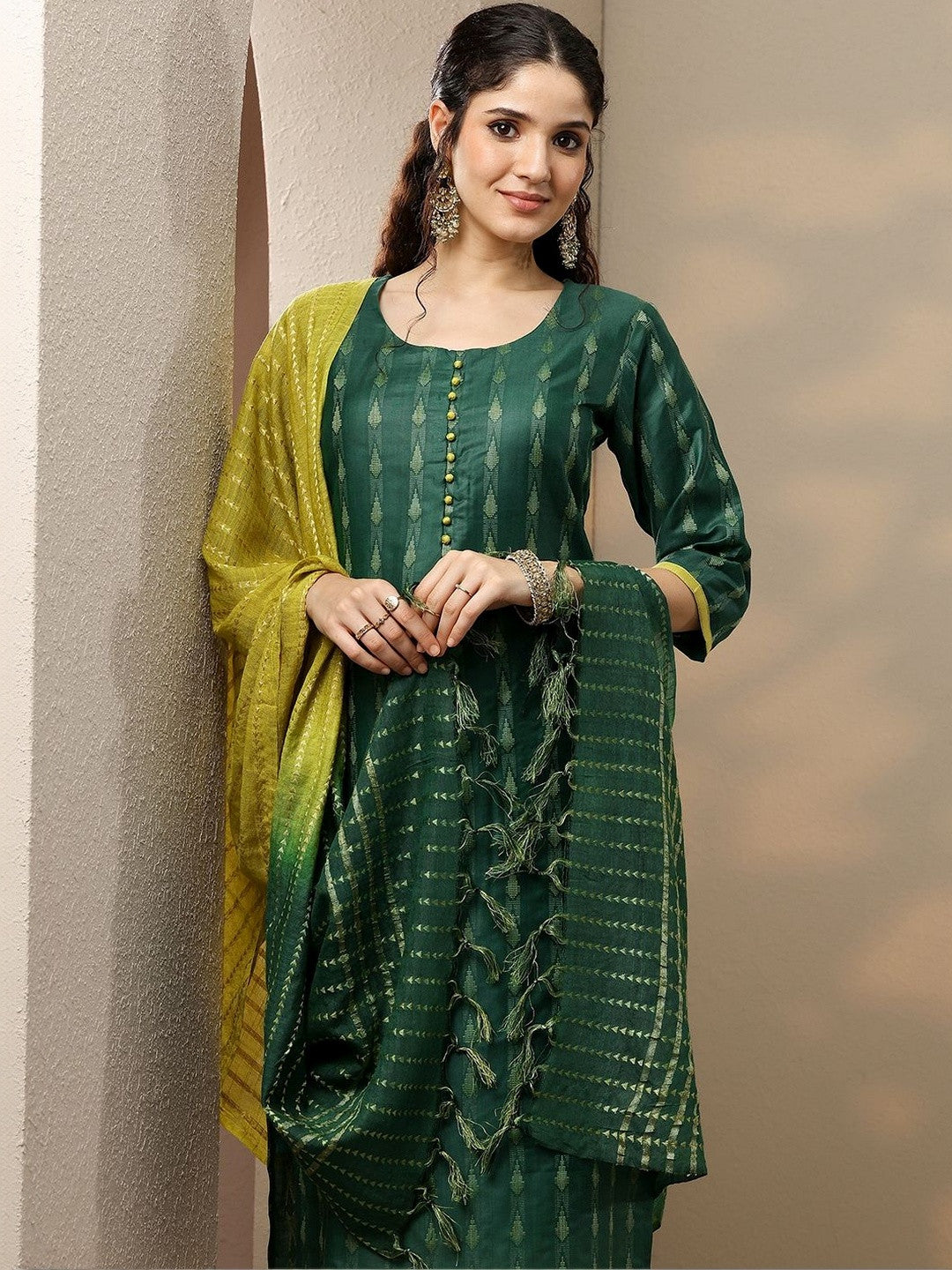 Women Ethnic Motifs Printed Regular Kurta with Trousers & With Dupatta