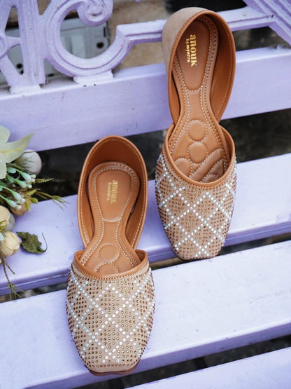 Dhiyona AK Embellished Mojaris