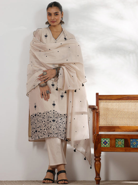 Floral Embroidered Chanderi Silk Straight Kurta With Trousers & Dupatta