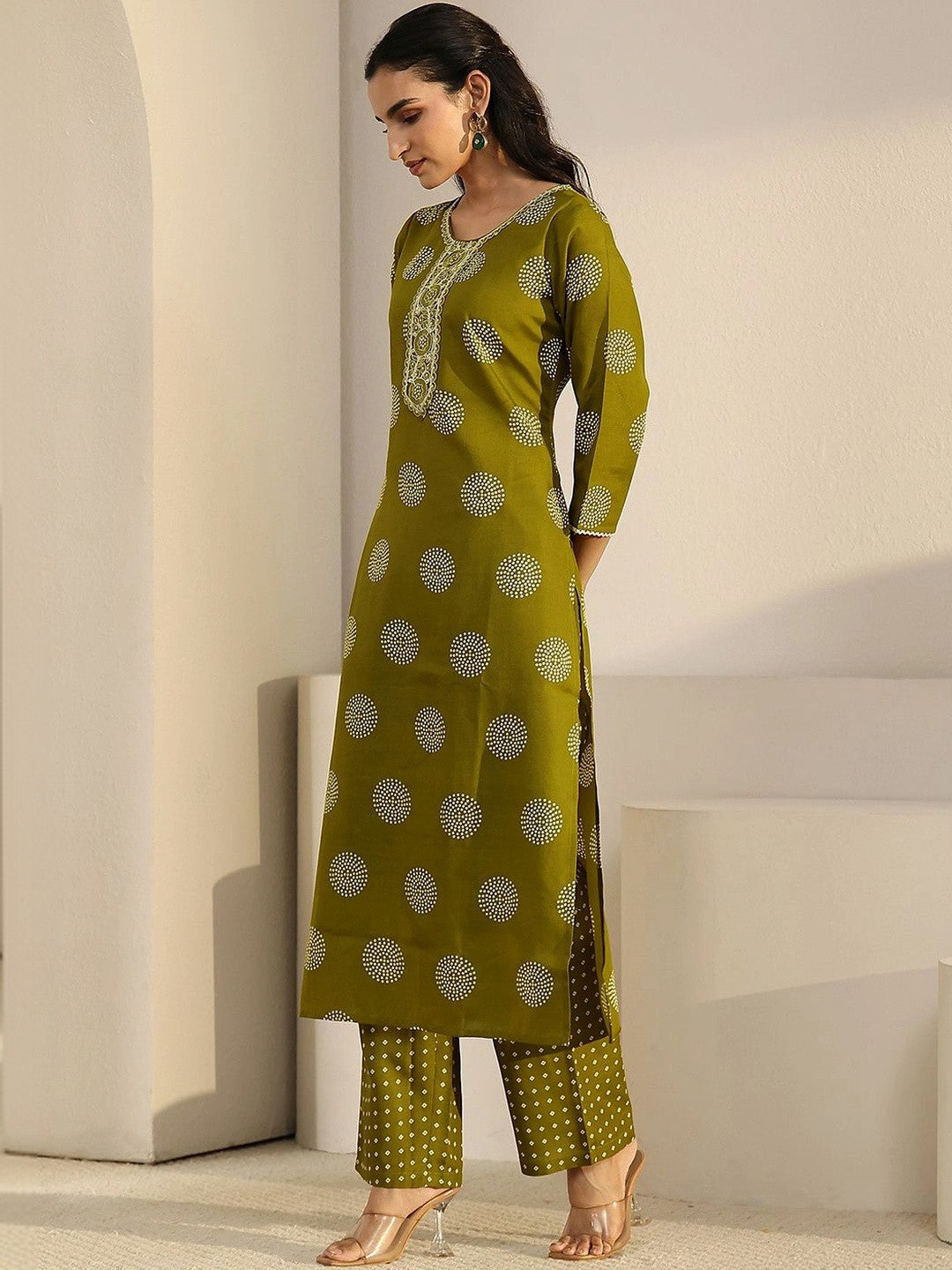 Women Ethnic Motifs Printed Regular Thread Work Kurta with Trousers & With Dupatta