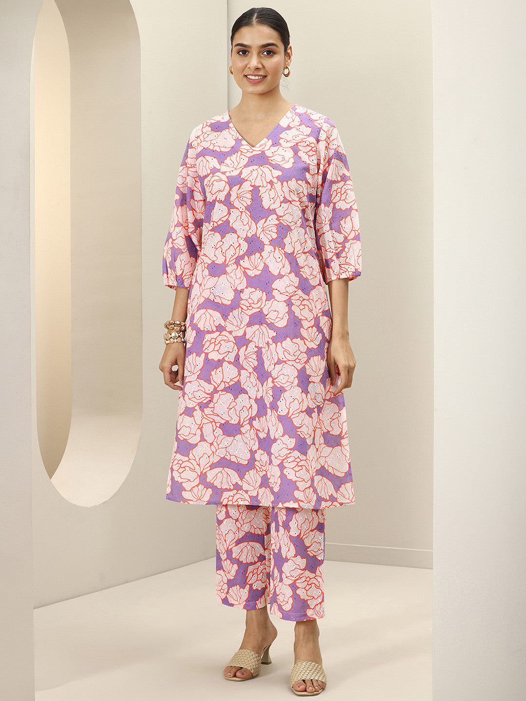 Women Floral Printed Regular Thread Work Kurta with Trousers