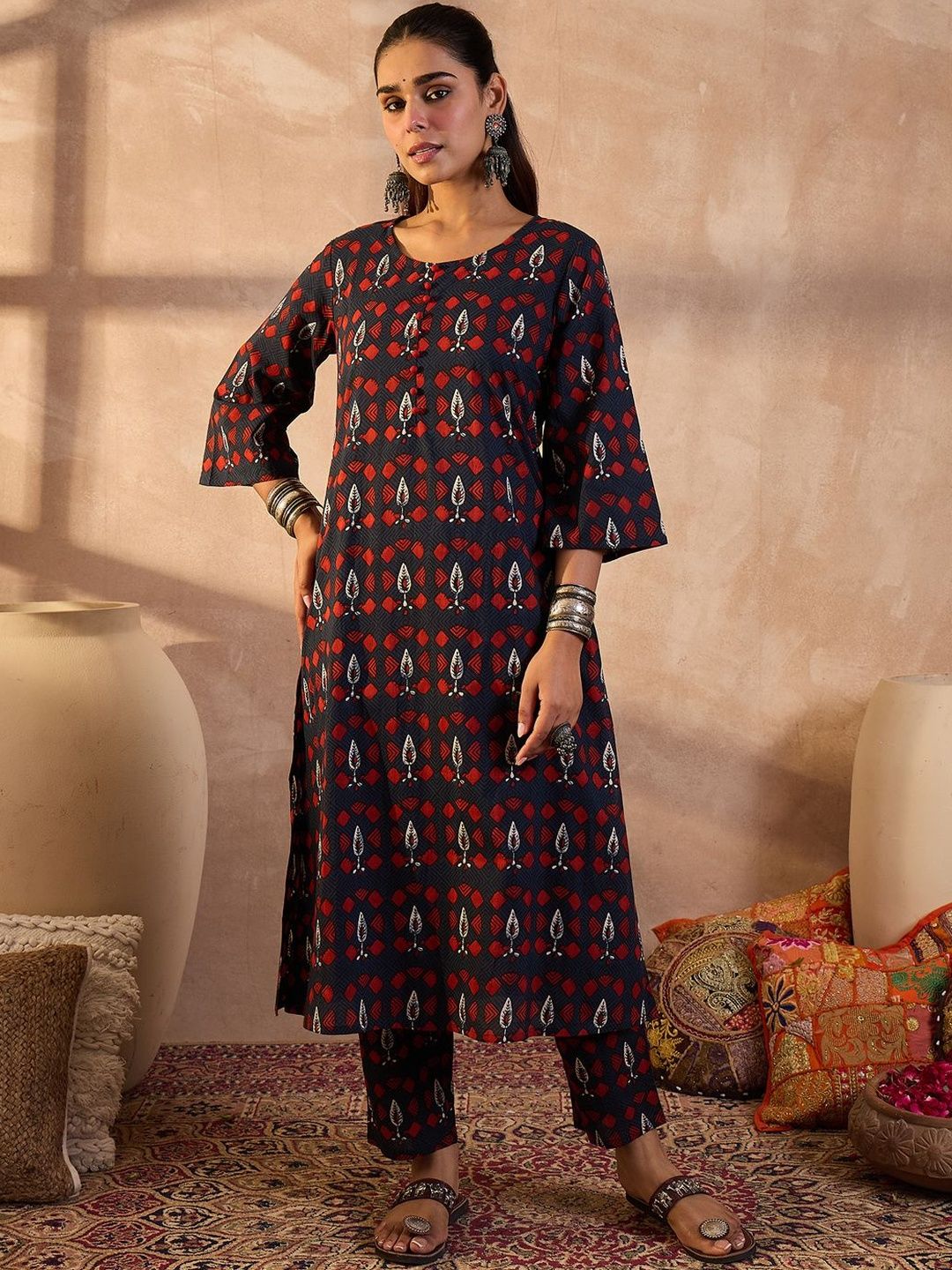Women Ethnic Motifs Printed Pure Cotton Kurta with Trouser