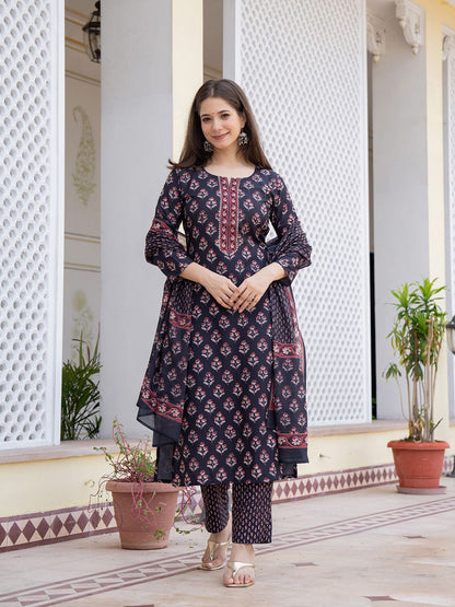Dhiyona KL Floral Printed Round Neck Straight Kurta With Trousers & Dupatta