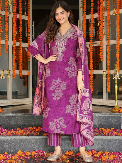 Dhiyona KL Ethnic Motifs Printed Straight Thread Work Kurta With Trouser & Dupatta