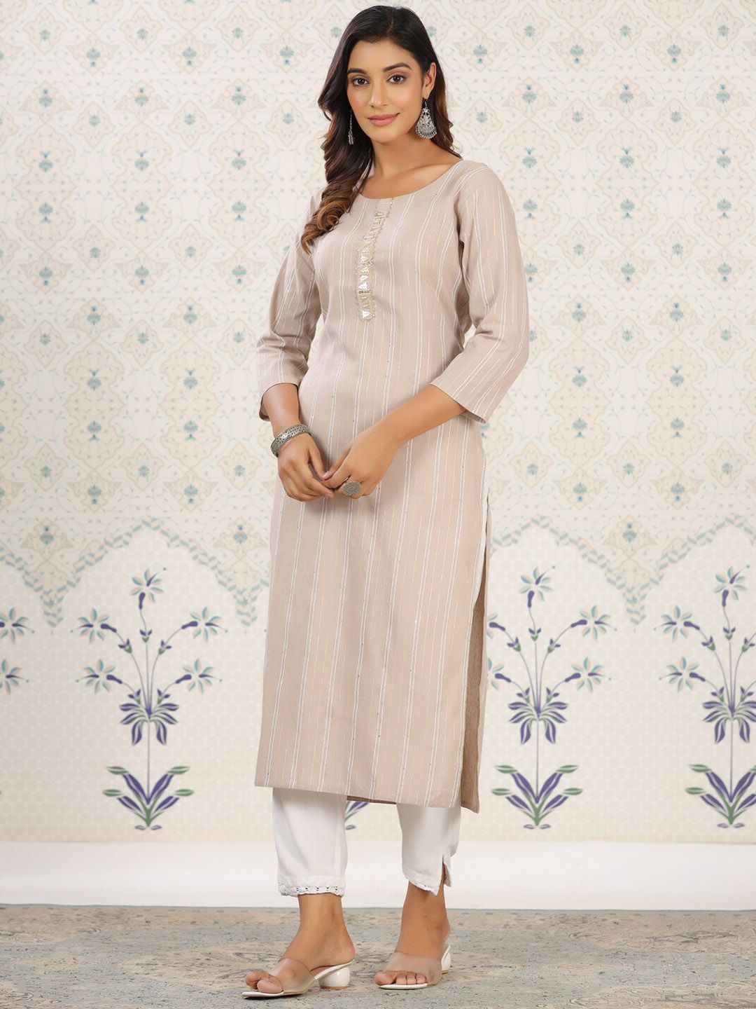 Dhiyona OD  Striped Round Neck Straight Cotton Kurta