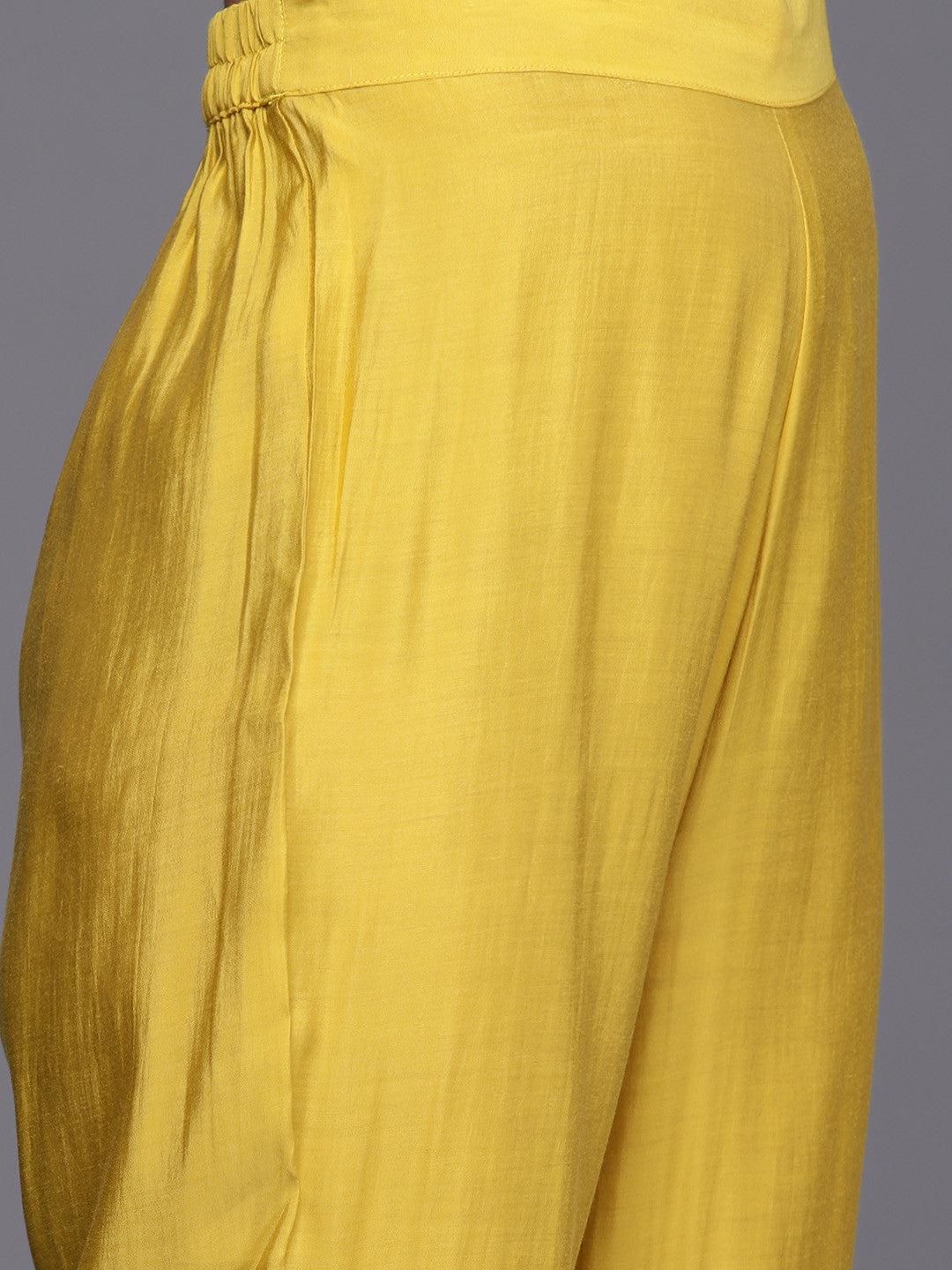 Women Floral Embroidered Regular Thread Work Kurta with Trousers & Dupatta