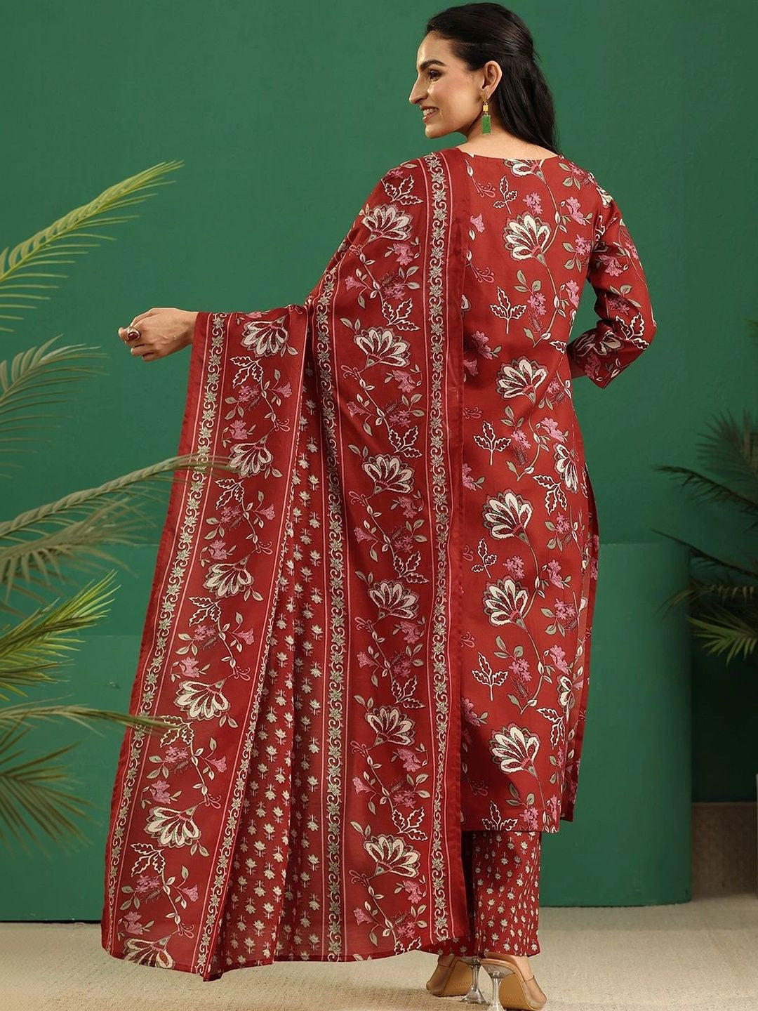 Women Floral Printed Regular Thread Work Kurta with Trousers & With Dupatta