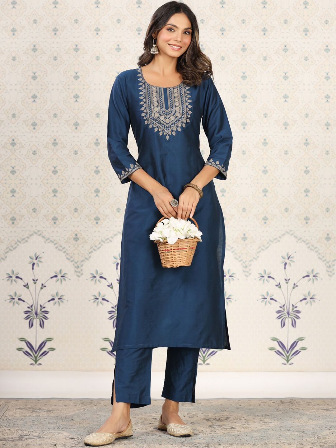 Dhiyona OD  Embroidered Yoke Design Straight Kurta