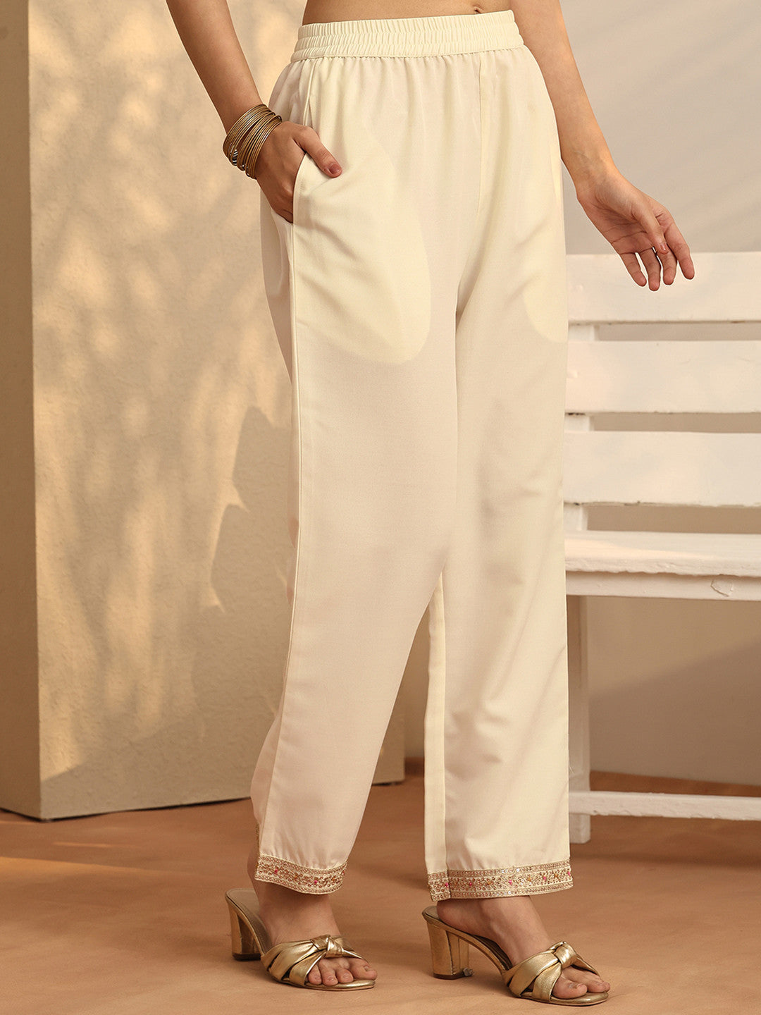 Women Floral Embroidered Regular Thread Work Kurta with Trousers