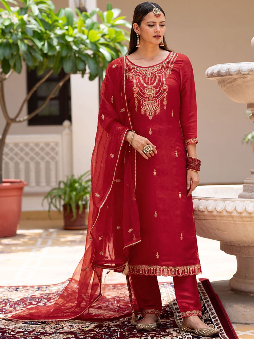 Dhiyona CH Ethnic Motifs Embroidered Thread Work Kurta with Trousers & With Dupatta