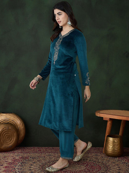 Teal Floral embroidered Regular Sequinned Velvet Kurta With Trouser