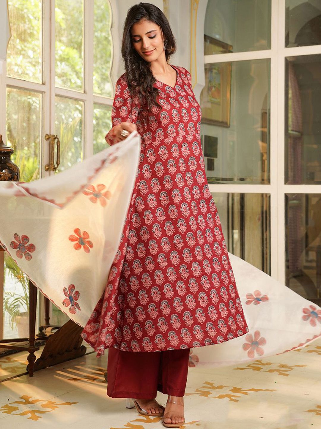 Dhiyona KL Women Floral Printed A-Line Kurta with Palazzo & Dupatta