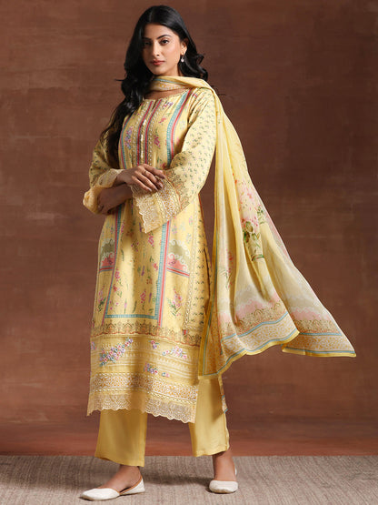 Floral Printed Round Neck Three-Quarter Sleeves Kurta Set