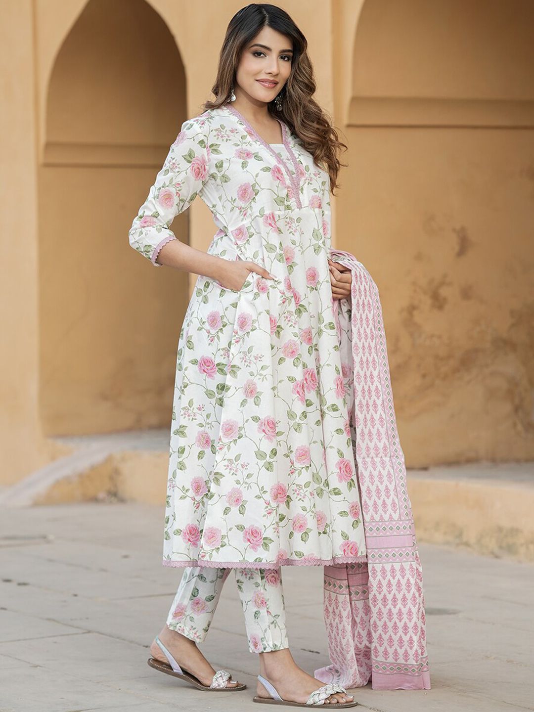 Dhiyona KL Women Floral Printed Regular Thread Work Pure Cotton Kurta with Trousers & Dupatta
