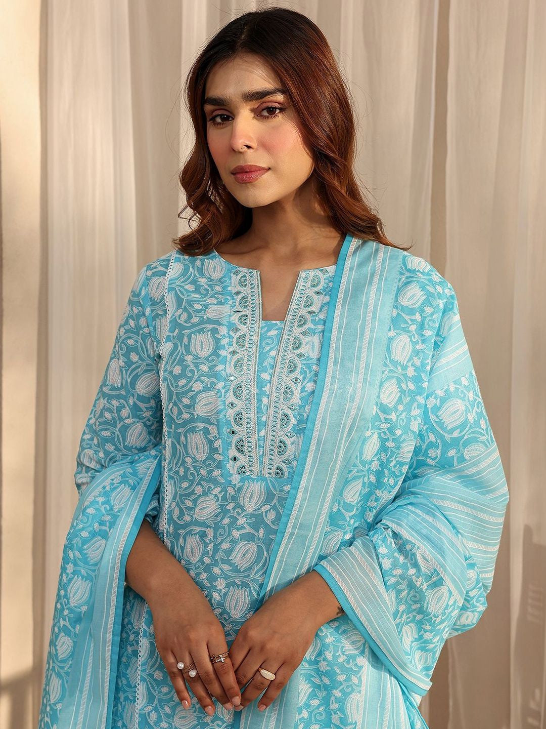 Women Floral Printed Regular Thread Work Kurta with Trousers & With Dupatta