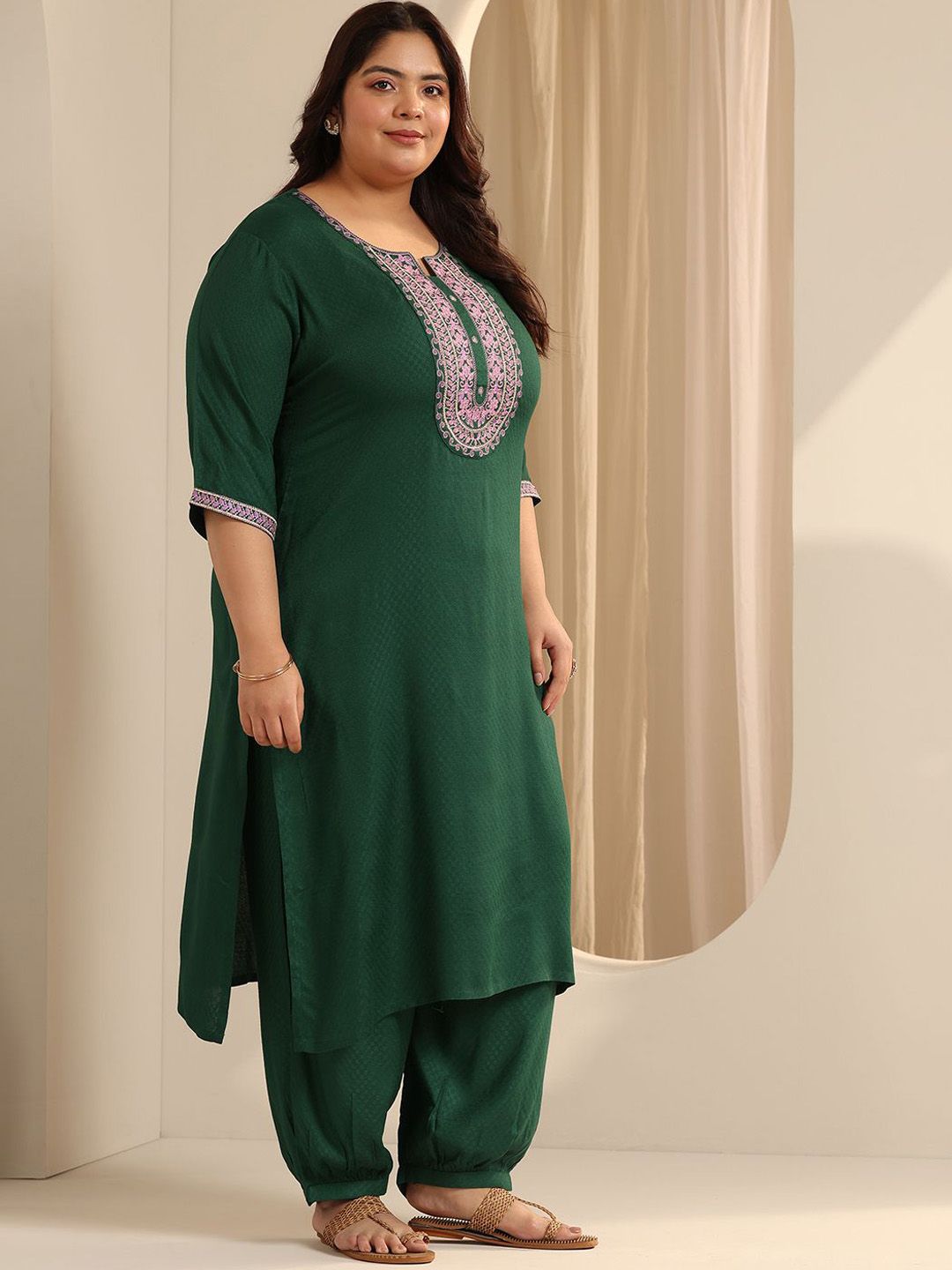 Dhiyona Women's Plus Size Embroidered Kurta with Salwar & Dupatta