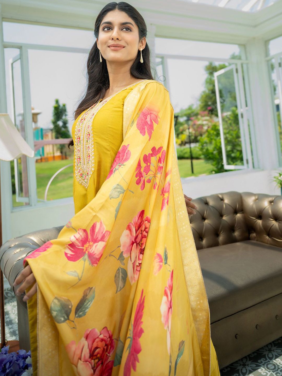 Women Floral Embroidered Regular Sequinned Kurta with Trousers & With Dupatta