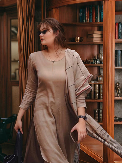 Dhiyona KL Round Neck Straight Kurta With Trousers & Dupatta