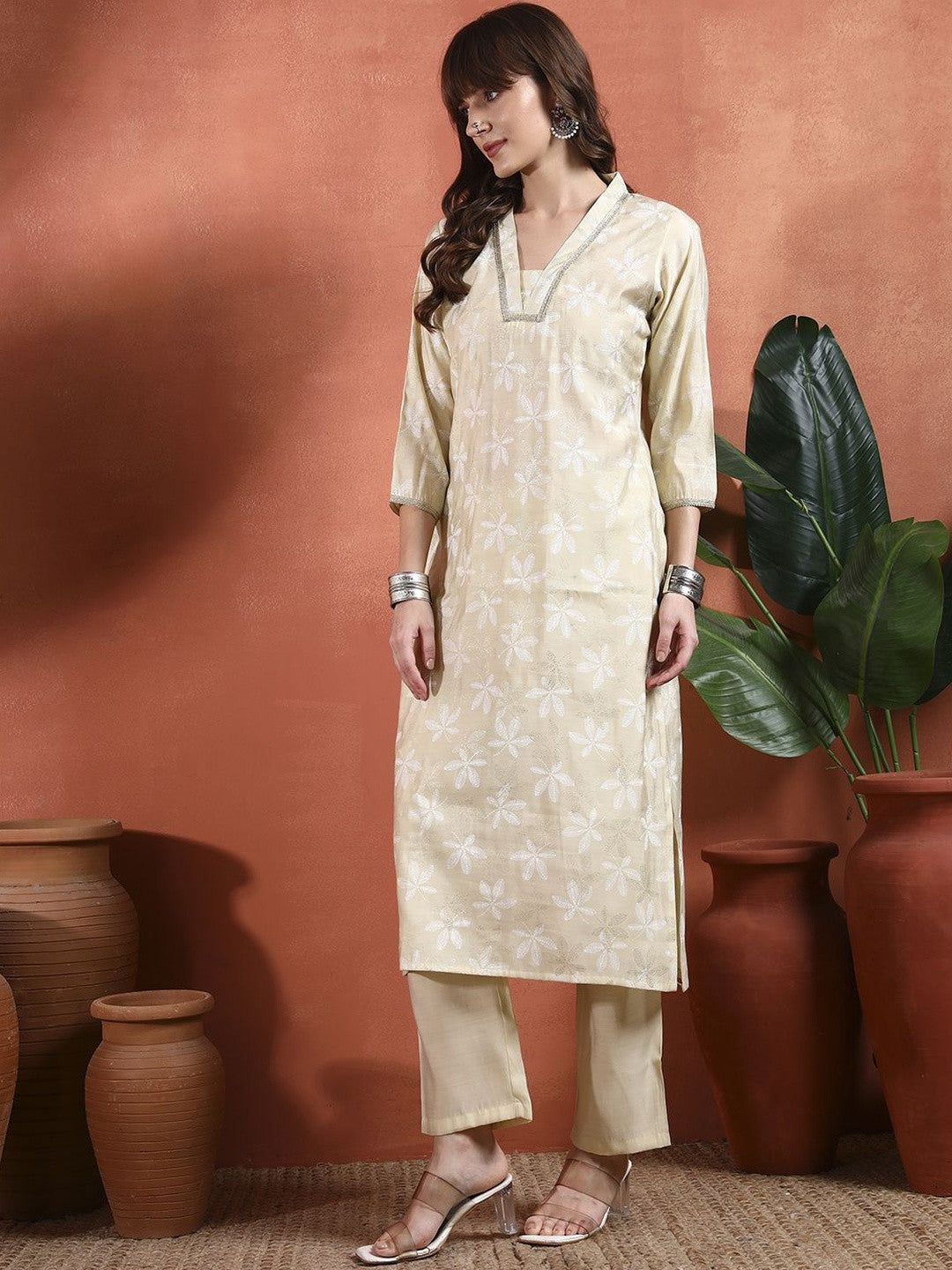Floral Printed V-Neck Thread Work Straight Kurta With Trousers