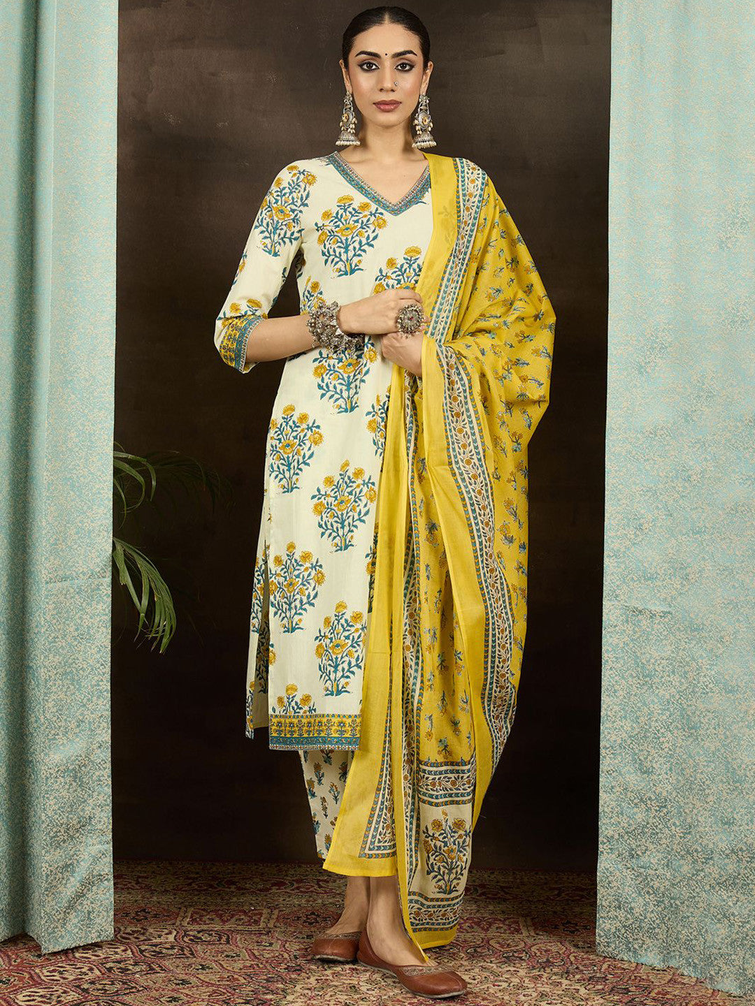 Women Floral Printed Cotton Kurta with Pyjama & Dupatta