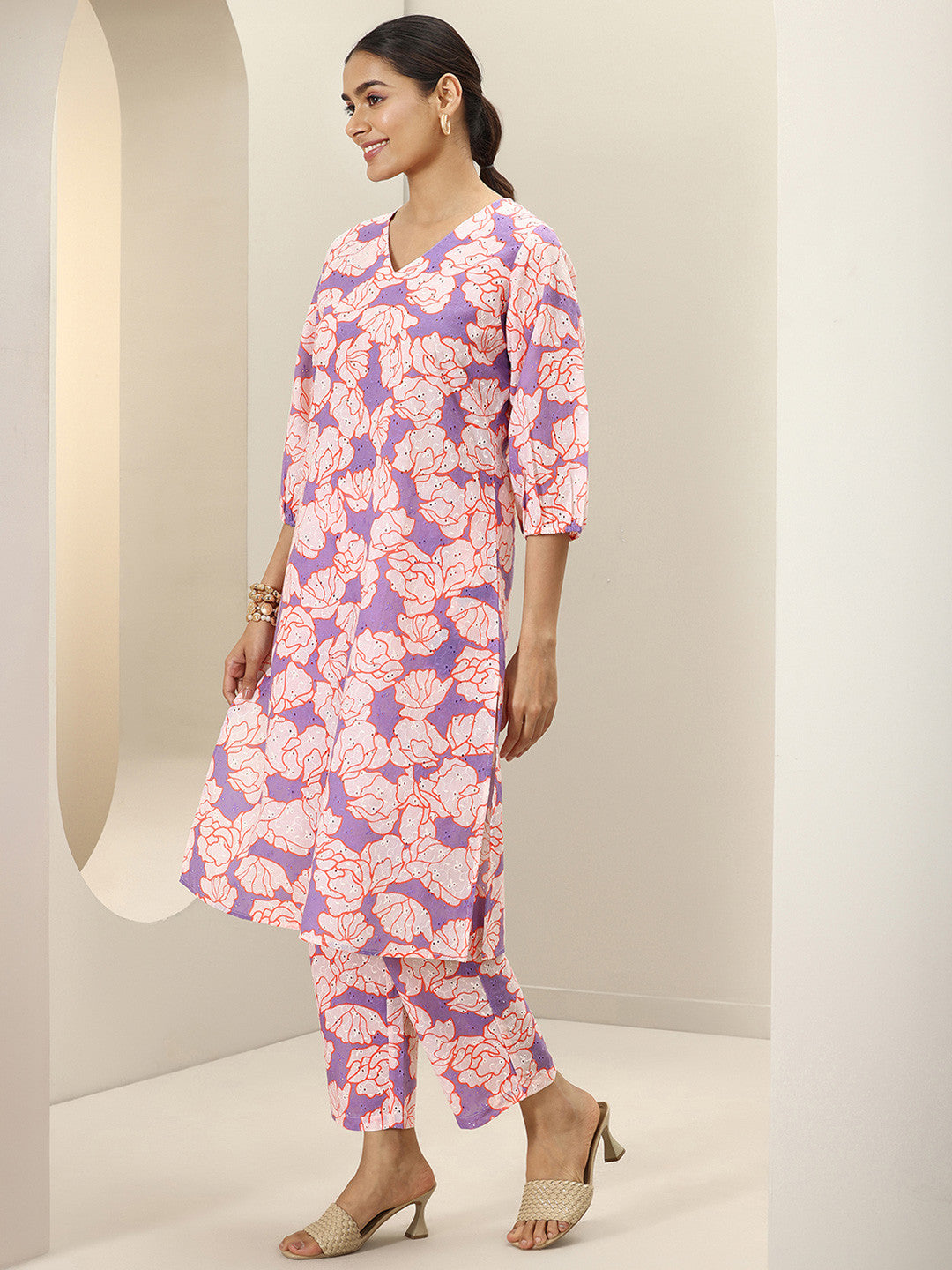Women Floral Printed Regular Thread Work Kurta with Trousers