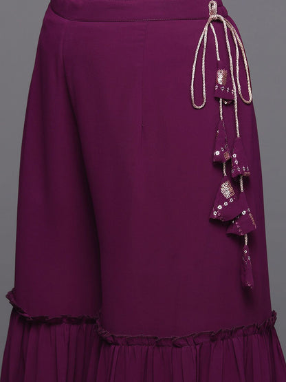 Dhiyona IE Embroidered V-Neck Three-Quarter Sleeves Sequinned Kurta Set