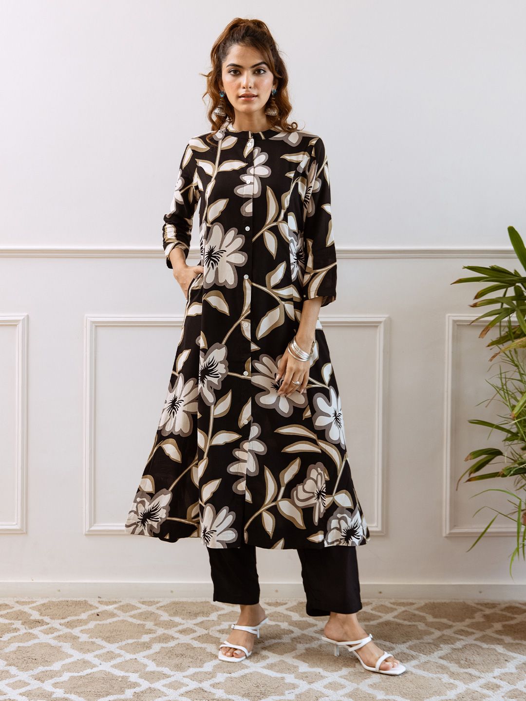 Dhiyona IS Women's Women Floral Printed Regular Kurta with Trousers