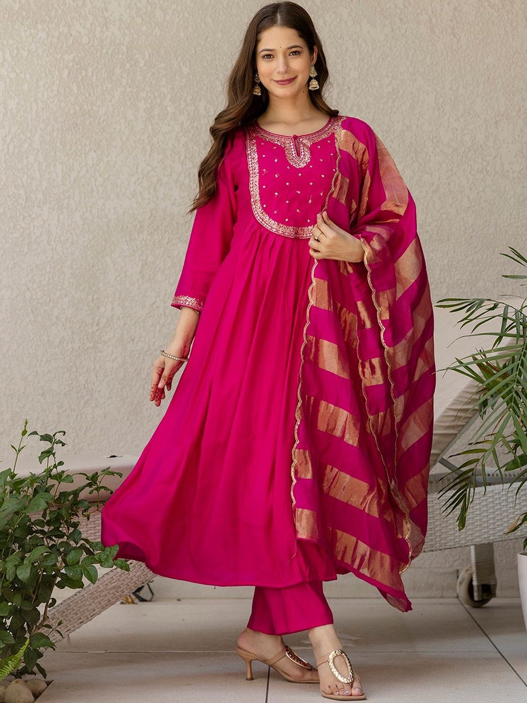 Dhiyona KL Ethnic Motifs Embroidered Empire Chanderi Silk Kurta with Trousers & Dupatta