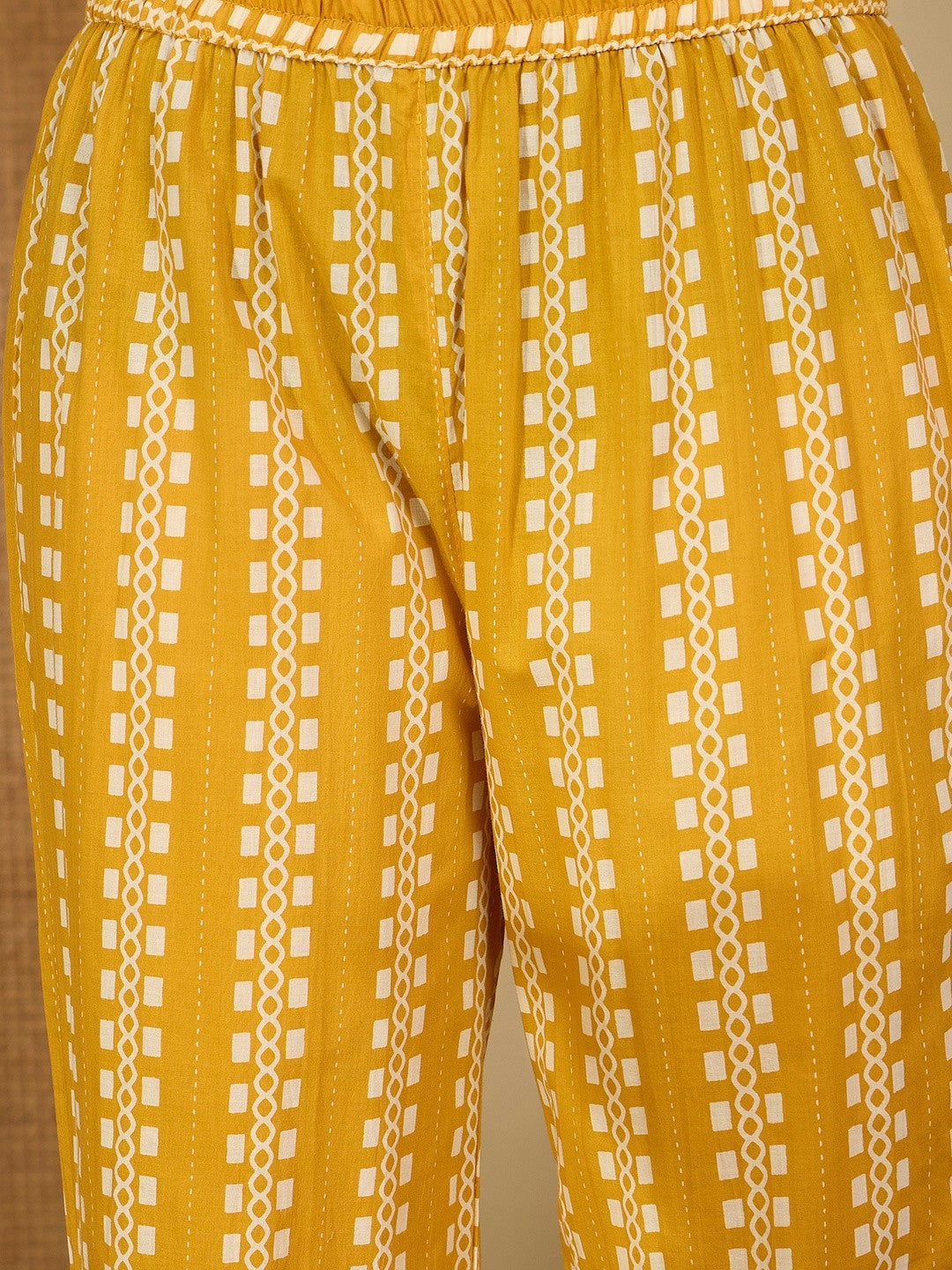 Women's Yellow & White Geometric Printed Kurta Dupatta Set
