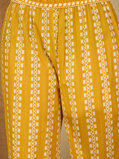 Women's Yellow & White Geometric Printed Kurta Dupatta Set