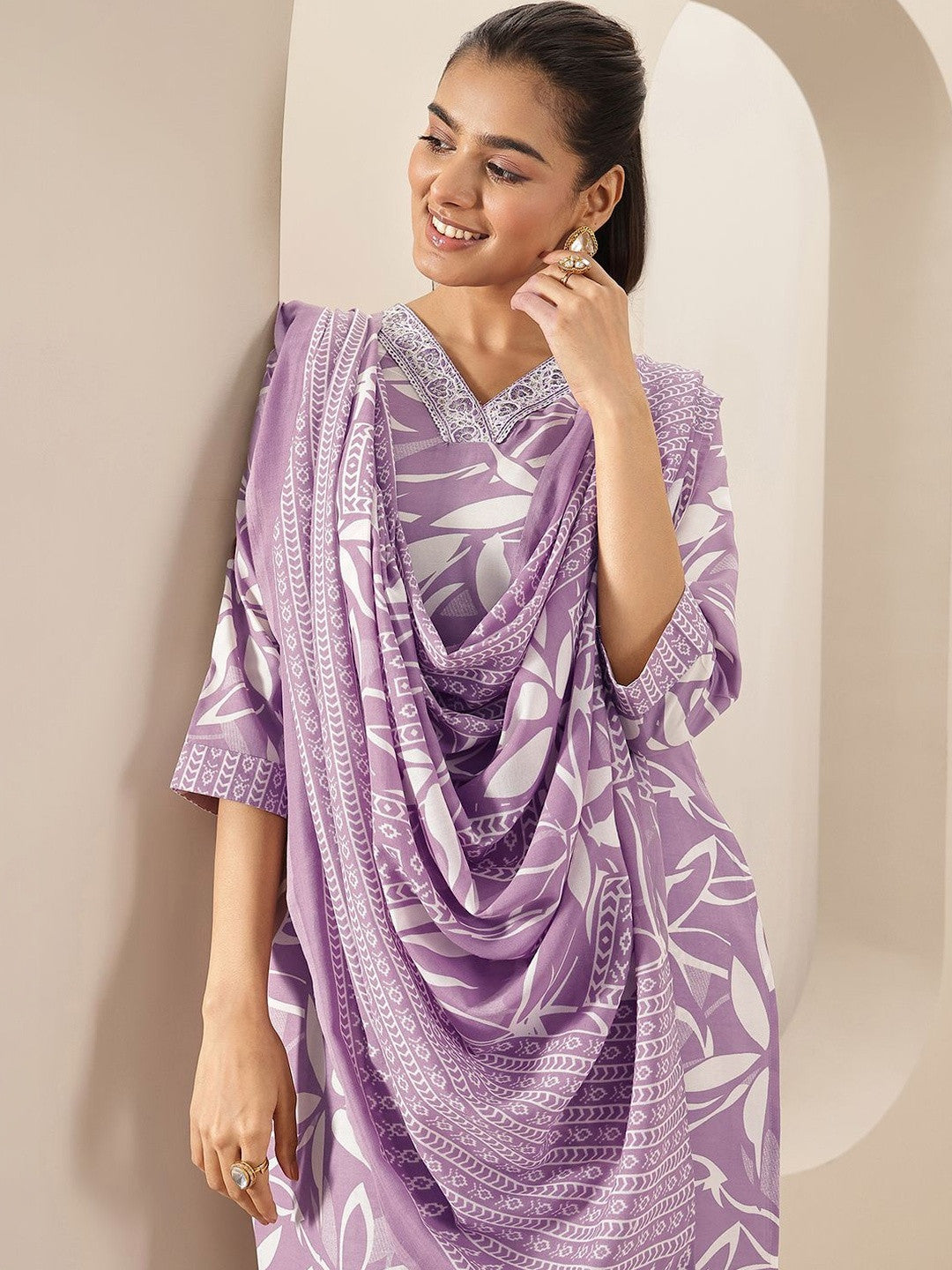 Women Floral Printed Regular Thread Work Kurta with Trousers & With Dupatta