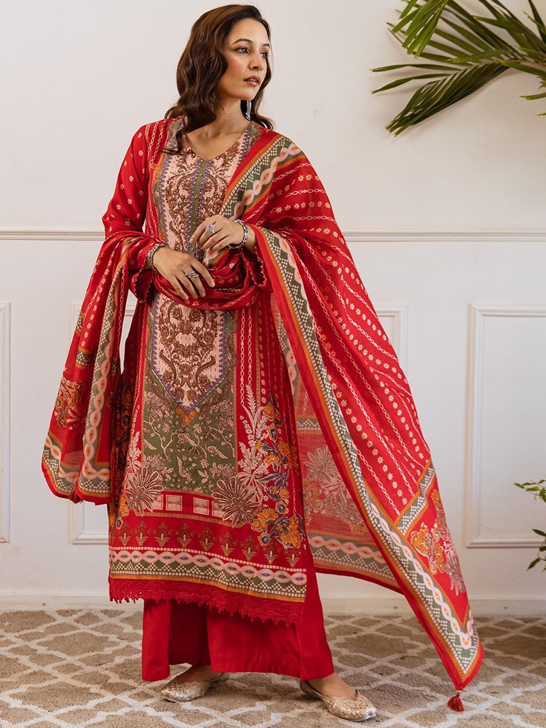 Dhiyona KL Women Floral Printed Kurta with Palazzo & Dupatta