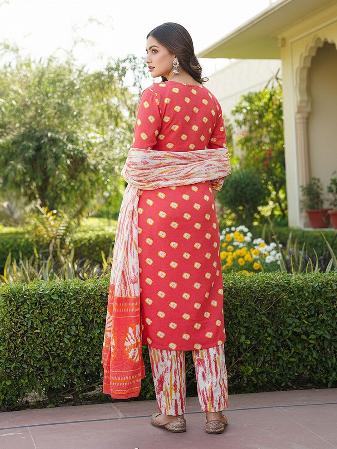 Dhiyona KL Ethnic Motifs Printed Thread Work Straight Kurta With Trousers & Dupatta