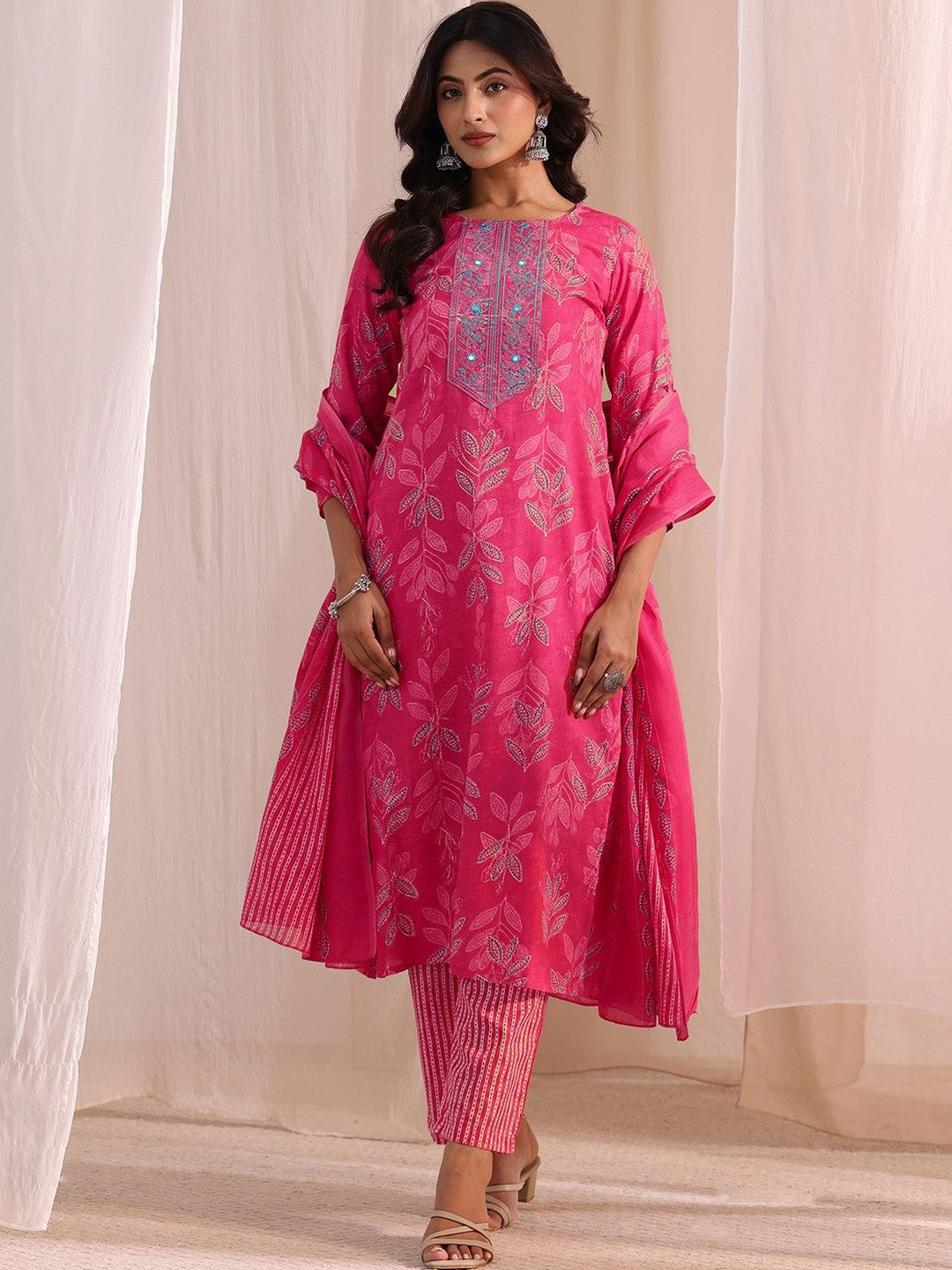 Women Ethnic Motifs Printed Regular Kurta with Trousers & With Dupatta