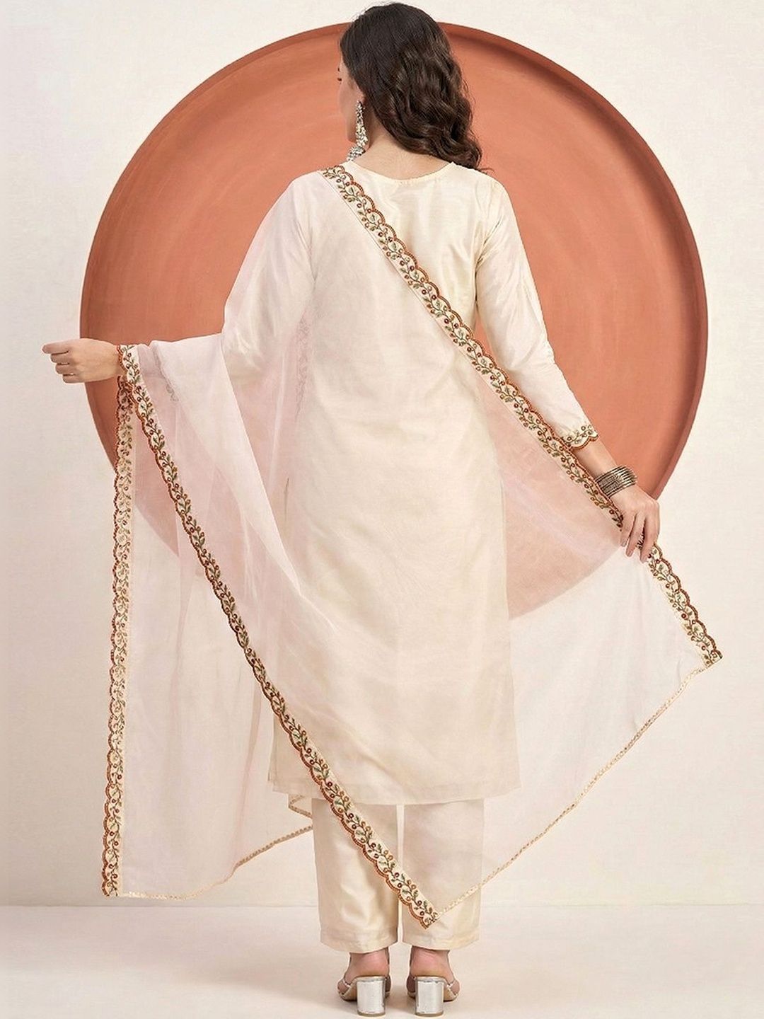 Dhiyona CH Women Ethnic Motifs Embroidered Regular Thread Work Kurta with Trousers & With Dupatta