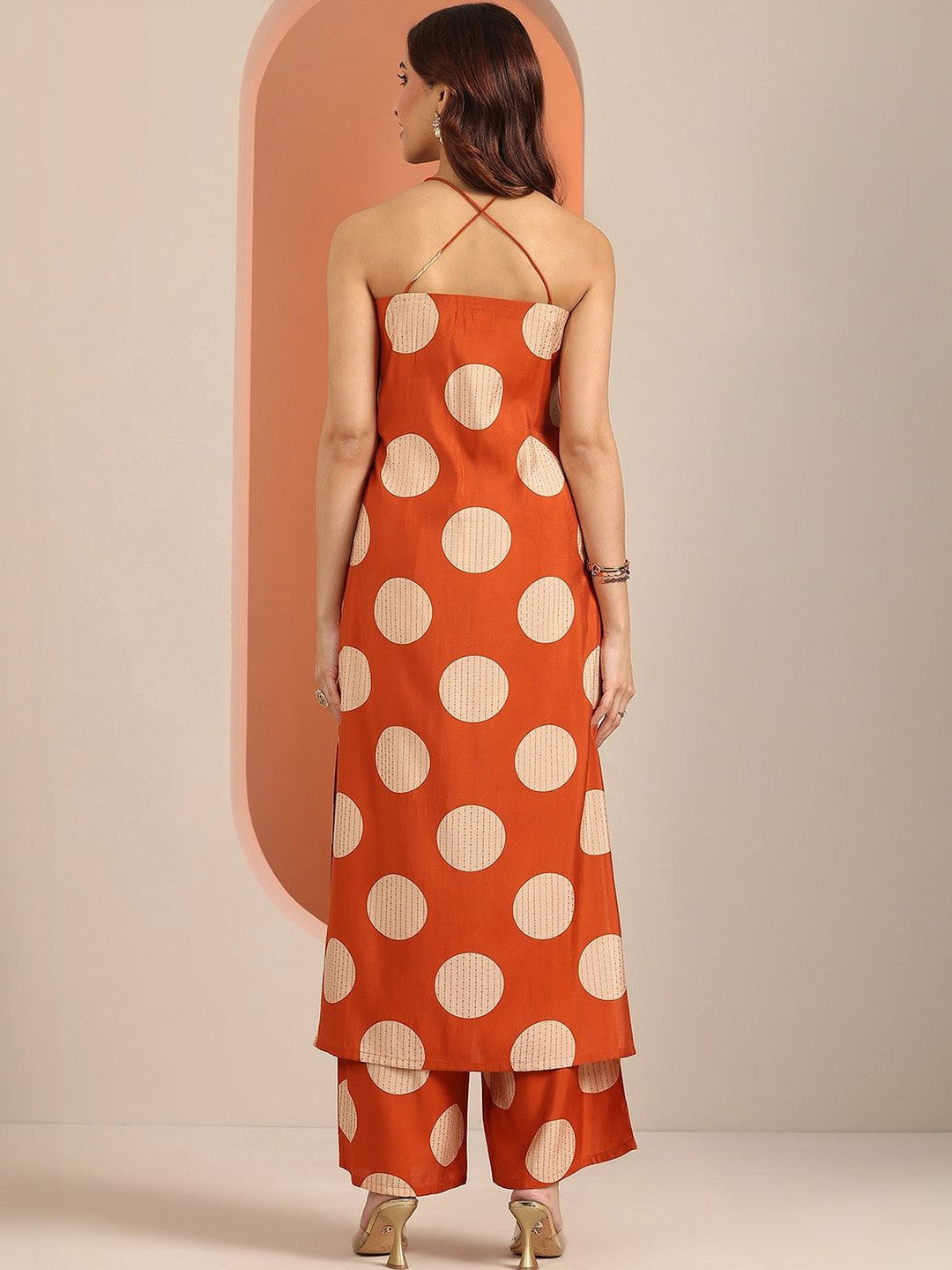 Women Printed Regular Kurta with Trousers