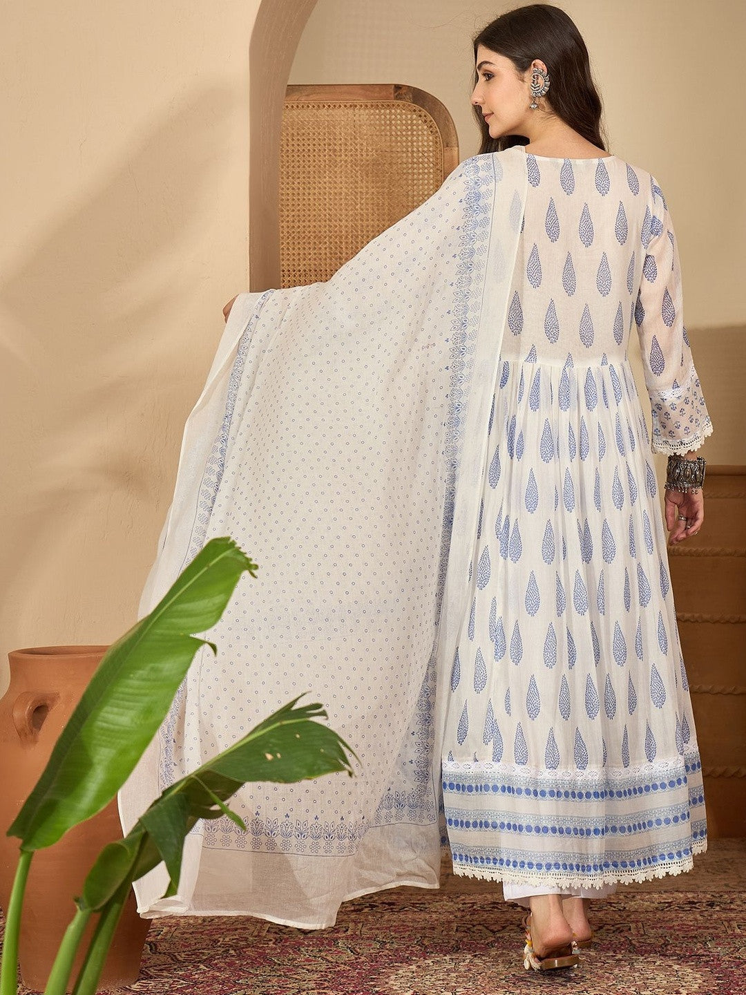 Women Cream & Indigo Blue Cotton Blend Ethnic Motifs Anarkali Kurta Set