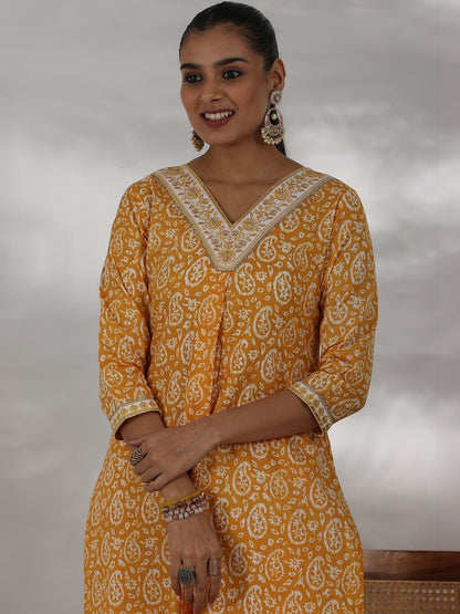 Women Paisley Printed Regular Thread Work Kurta with Palazzos & With Dupatta