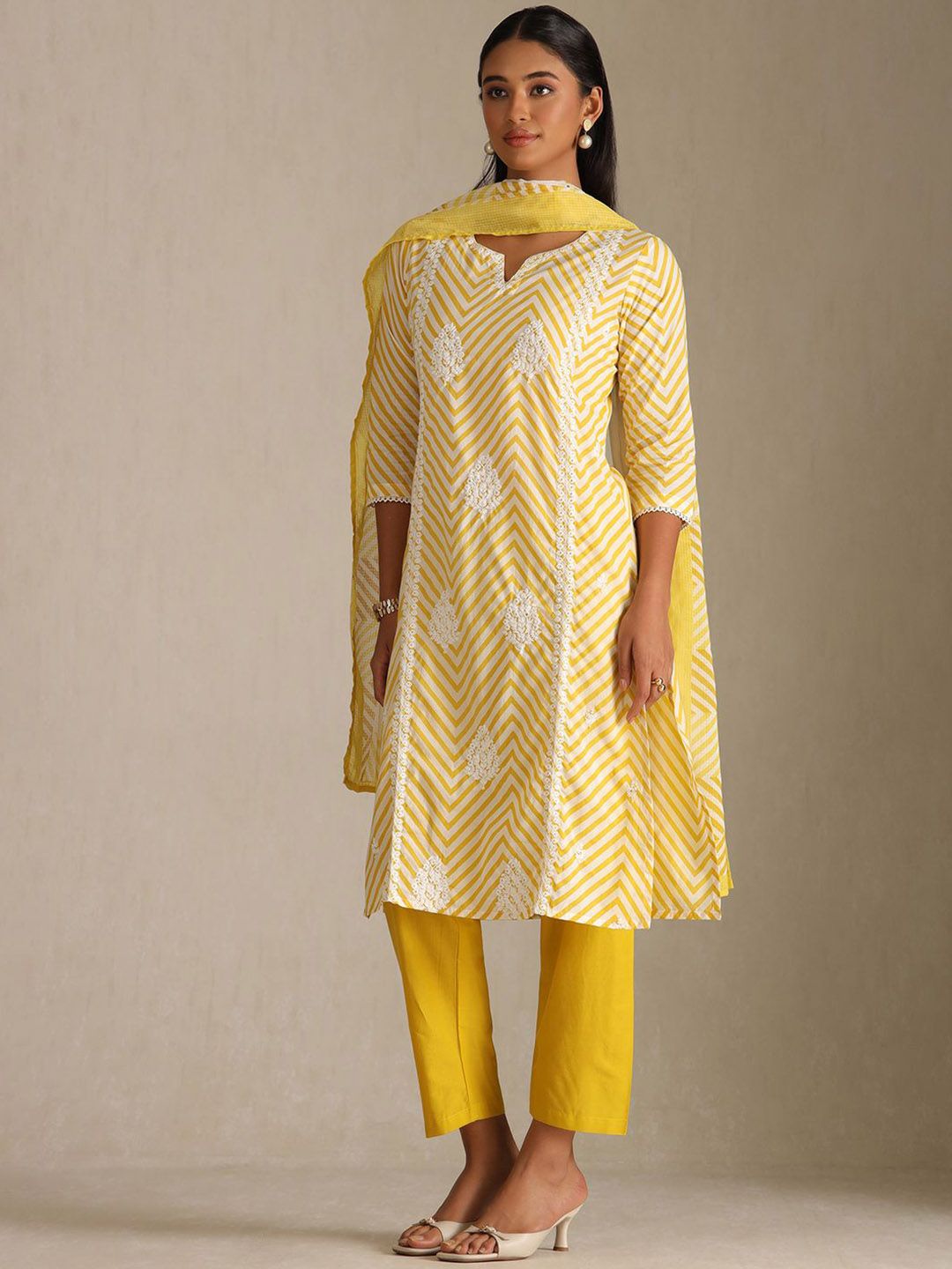Dhiyona SO Women's Floral Printed Notch Neck Sequinned Pure Cotton Kurta With Trousers & Dupatta
