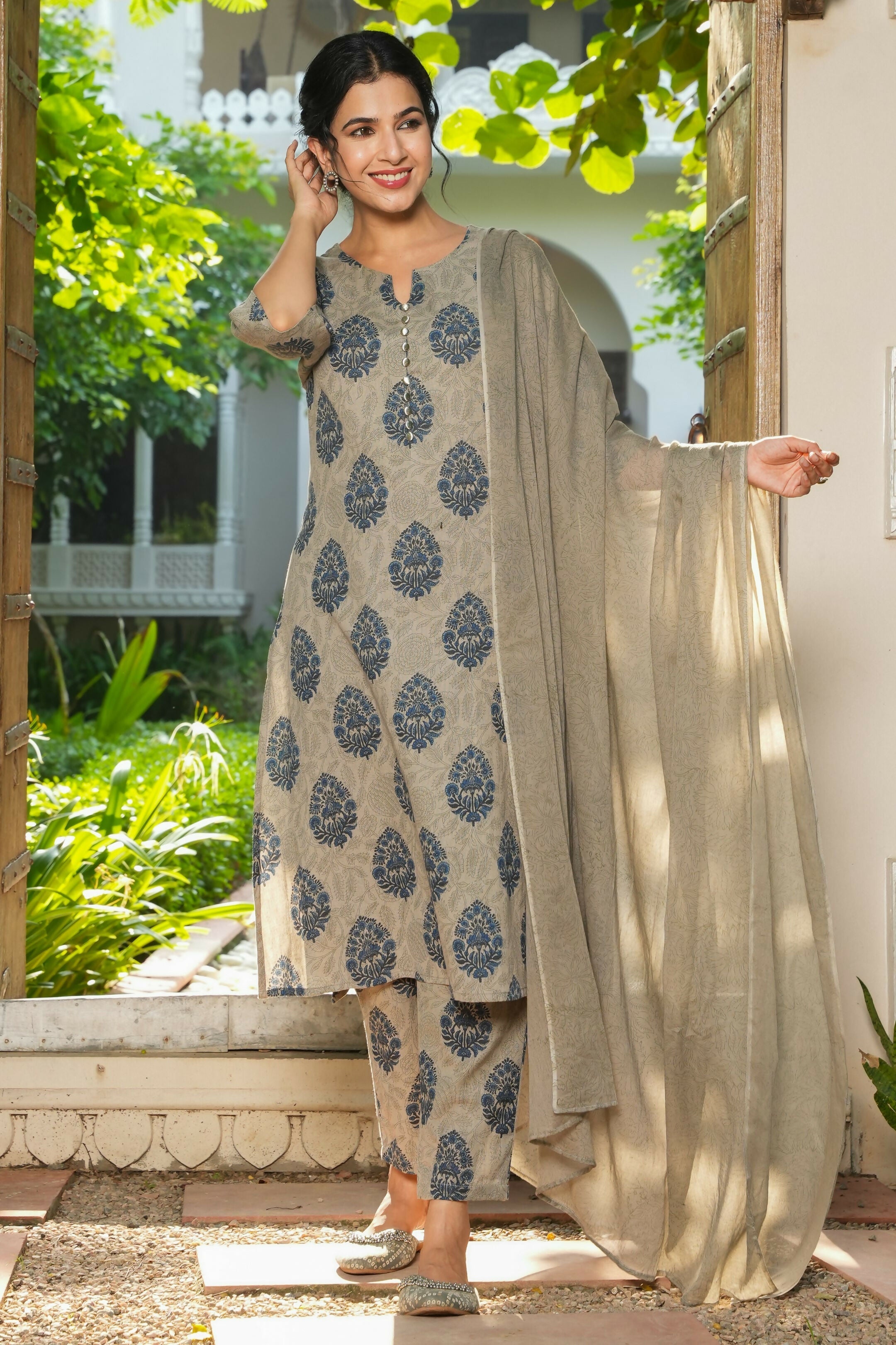 Women's A-line Linen Cotton Floral Print Women's Kurta - Grey
