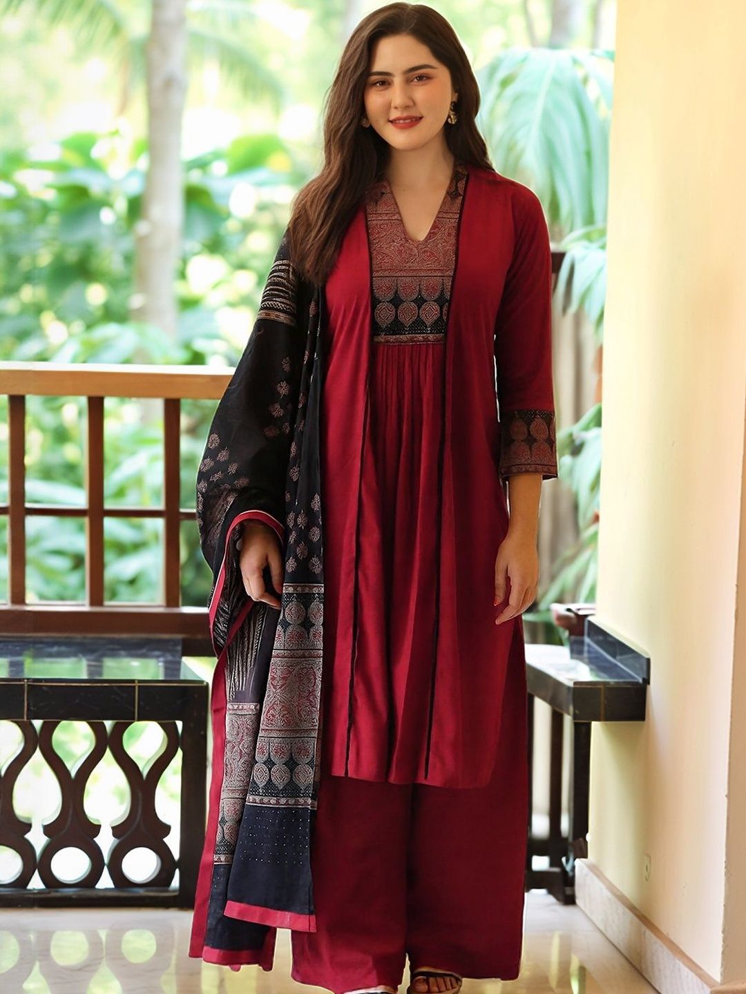 Dhiyona KL Plus Size Ethnic Motifs Yoke Design Thread Work Kurta & Palazzos With Dupatta