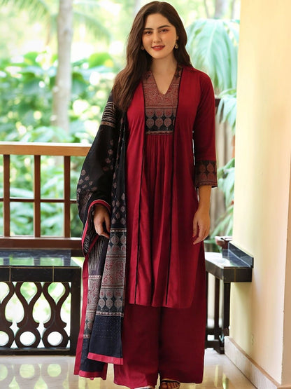 Dhiyona KL Plus Size Ethnic Motifs Yoke Design Thread Work Kurta & Palazzos With Dupatta